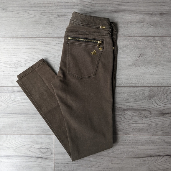 DL1961 Amanda Skinny - Picture 4 of 9